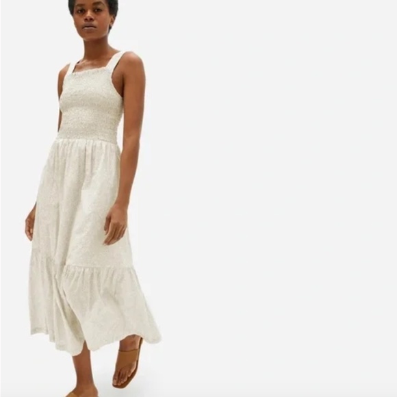 Everlane Dresses & Skirts - Everlane Smocked Floral Dress